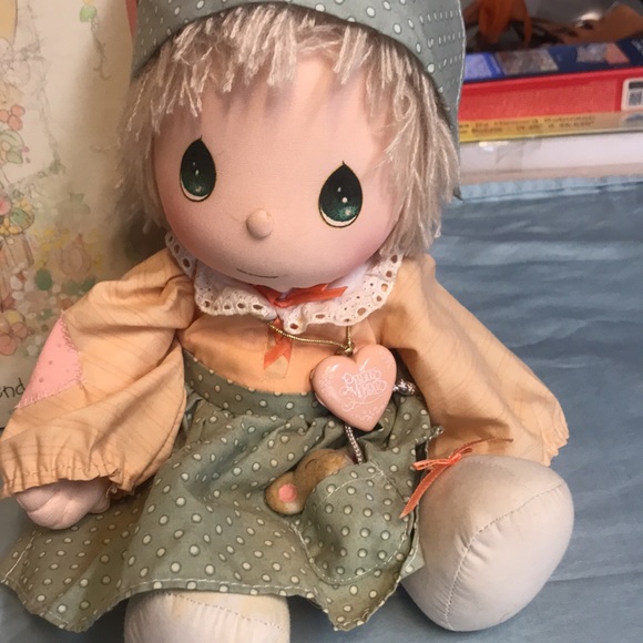 Precious moments doll and puzzle - Picture 2 of 12